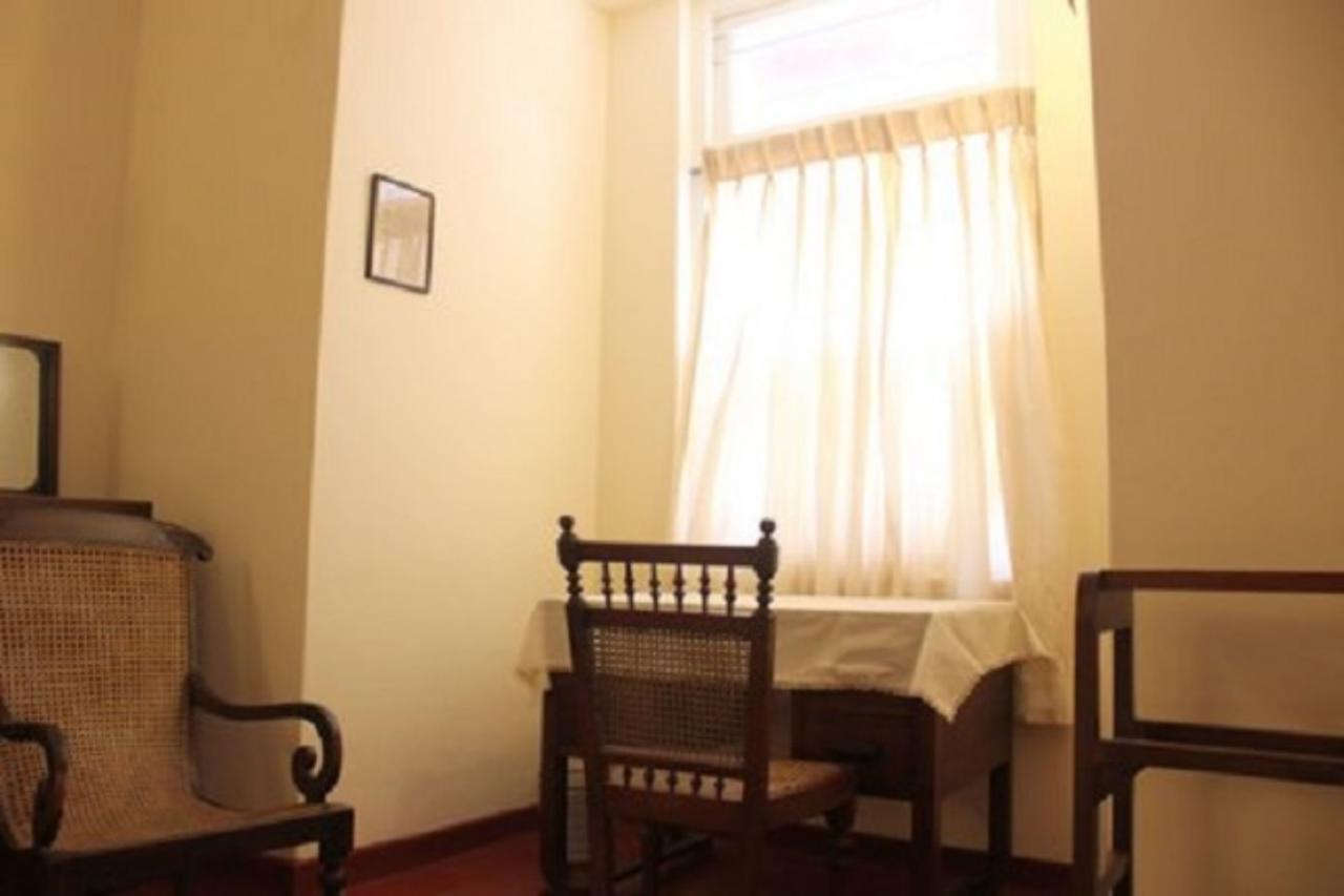 Charming Homestay By The Beach Dehiwala-Mount Lavinia Bagian luar foto