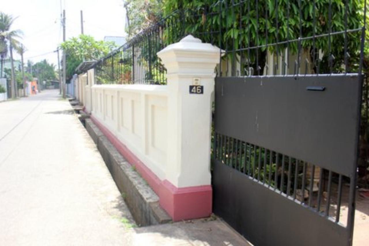 Charming Homestay By The Beach Dehiwala-Mount Lavinia Bagian luar foto