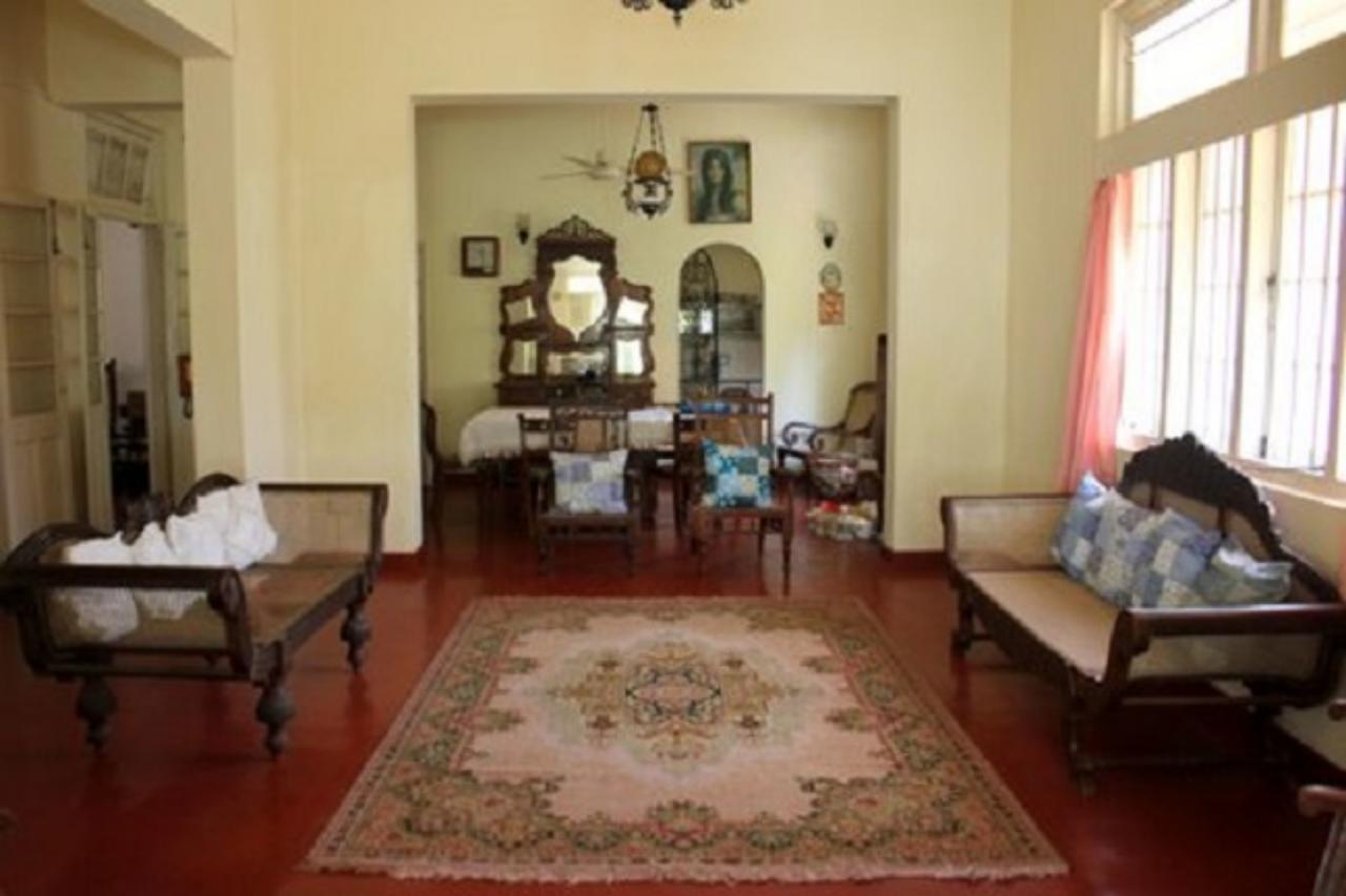 Charming Homestay By The Beach Dehiwala-Mount Lavinia Bagian luar foto