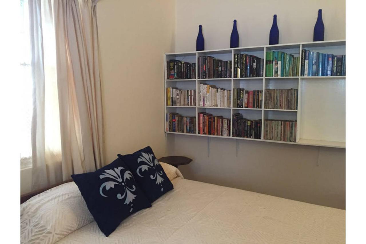 Charming Homestay By The Beach Dehiwala-Mount Lavinia Bagian luar foto