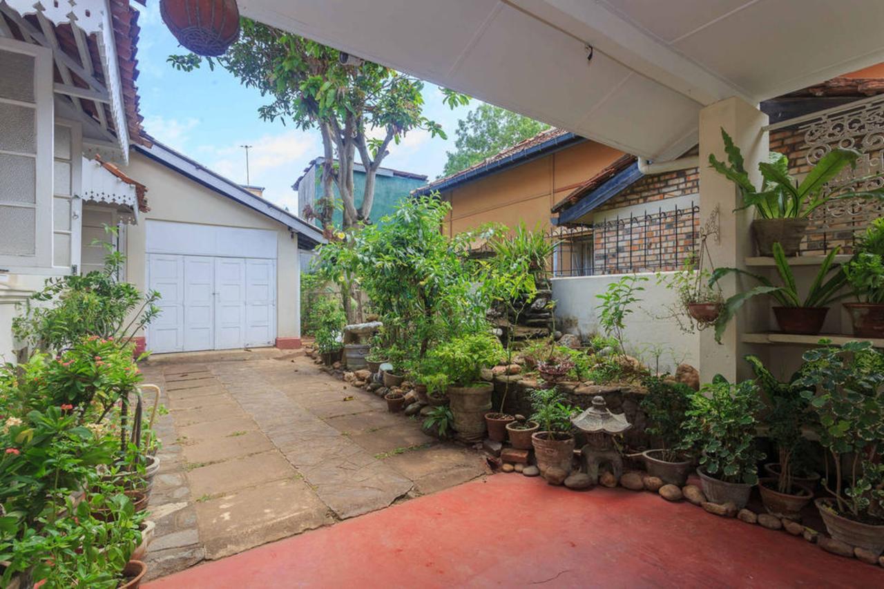 Charming Homestay By The Beach Dehiwala-Mount Lavinia Bagian luar foto