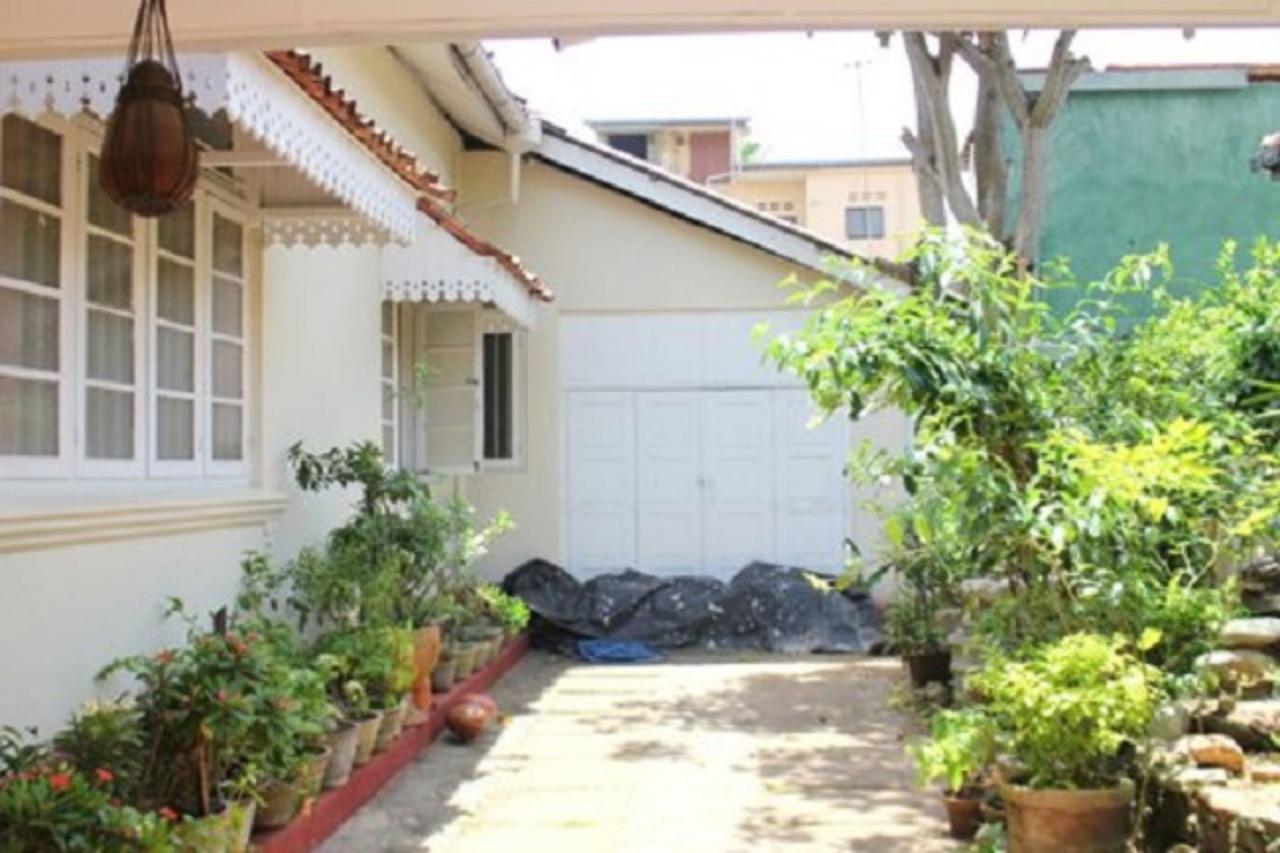 Charming Homestay By The Beach Dehiwala-Mount Lavinia Bagian luar foto