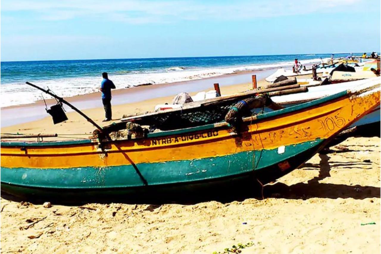 Charming Homestay By The Beach Dehiwala-Mount Lavinia Bagian luar foto