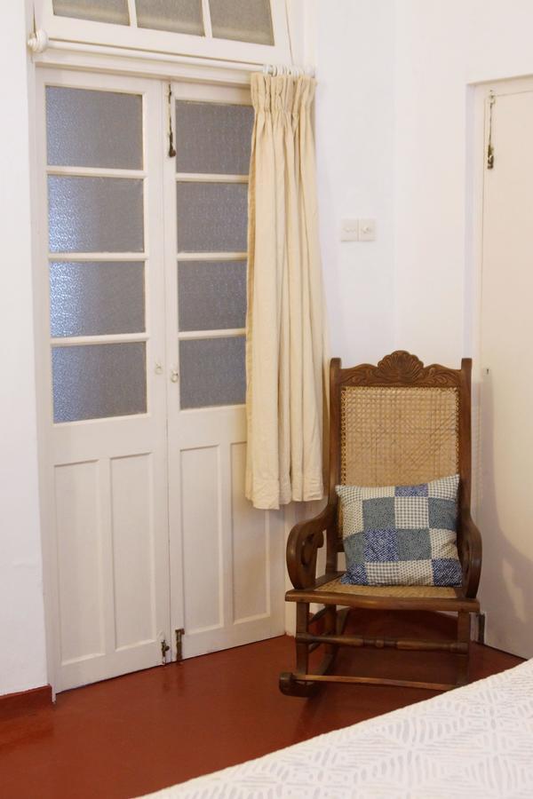Charming Homestay By The Beach Dehiwala-Mount Lavinia Bagian luar foto