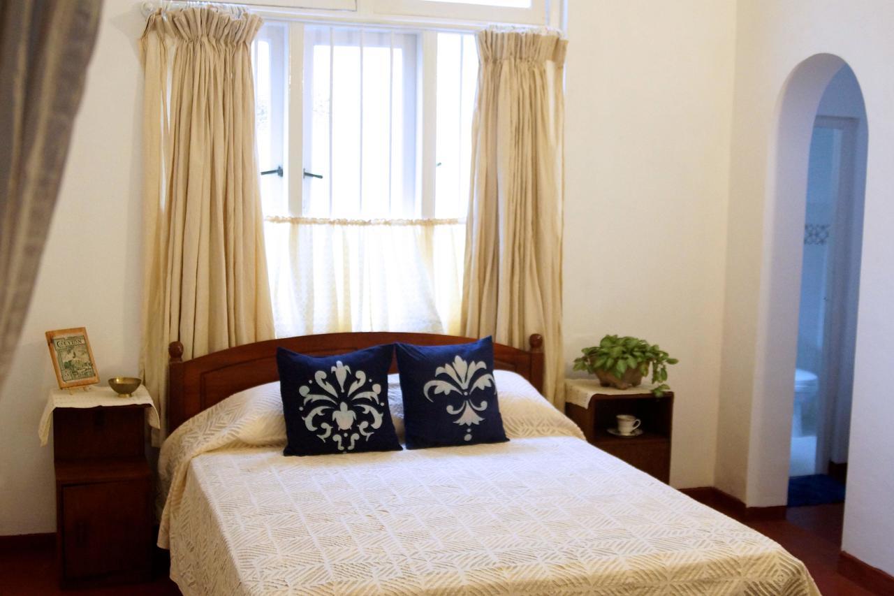 Charming Homestay By The Beach Dehiwala-Mount Lavinia Bagian luar foto