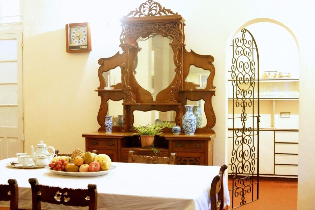 Charming Homestay By The Beach Dehiwala-Mount Lavinia Bagian luar foto