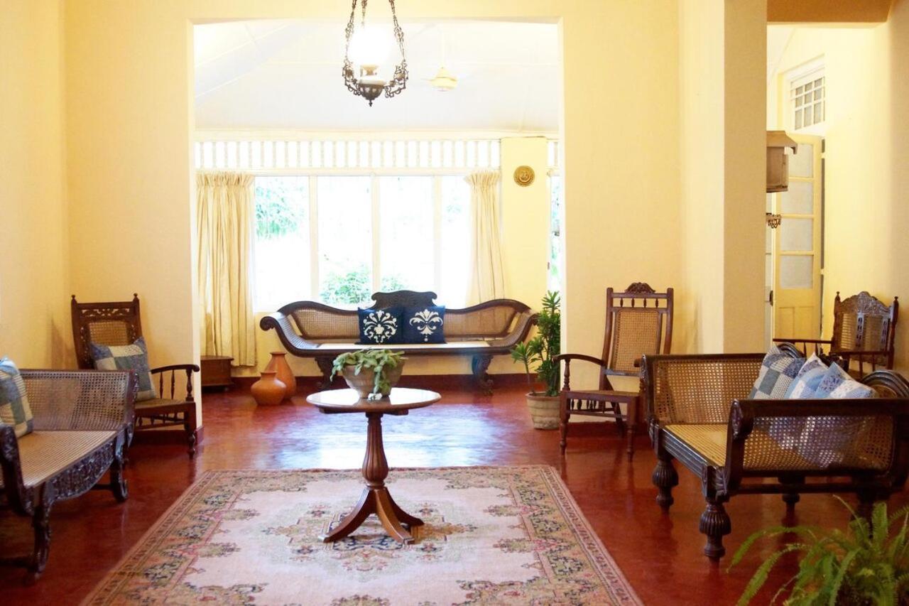 Charming Homestay By The Beach Dehiwala-Mount Lavinia Bagian luar foto