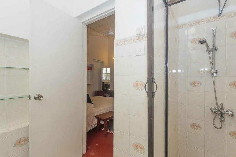 Charming Homestay By The Beach Dehiwala-Mount Lavinia Bagian luar foto