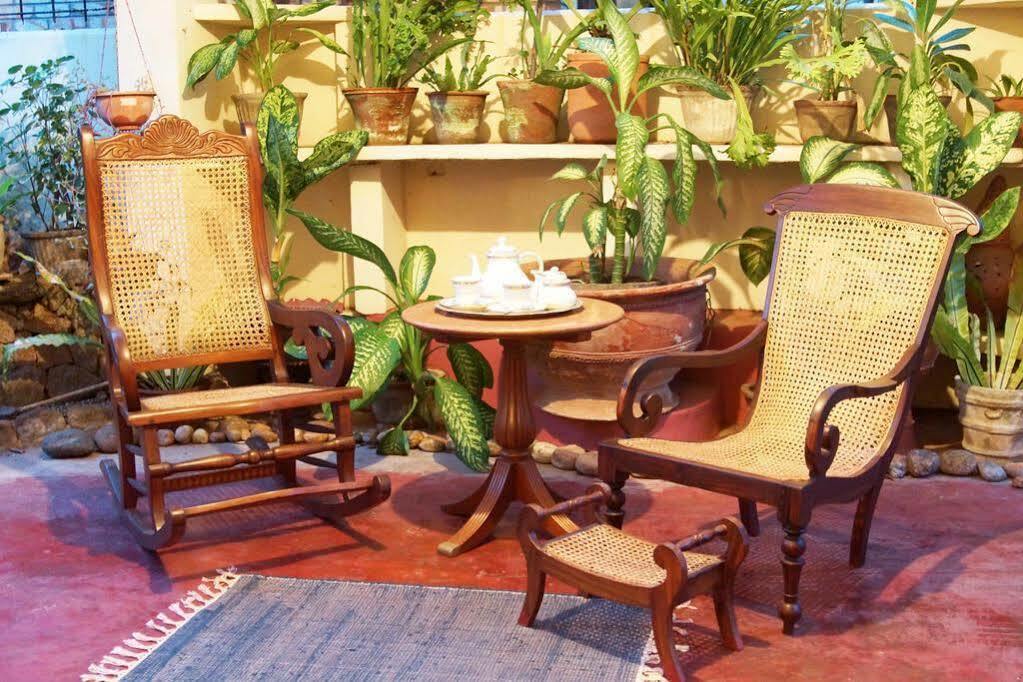Charming Homestay By The Beach Dehiwala-Mount Lavinia Bagian luar foto