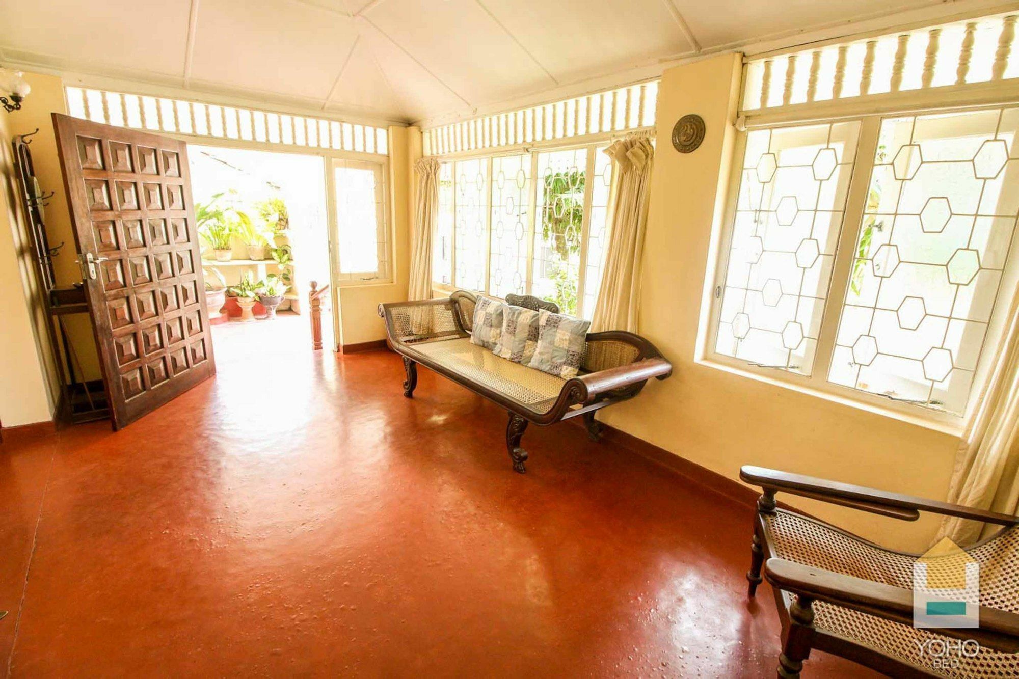 Charming Homestay By The Beach Dehiwala-Mount Lavinia Bagian luar foto